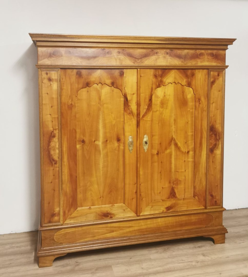 Biedermeier Kleiderschrank Kirschbaum /Eiche – Antikhof Brück